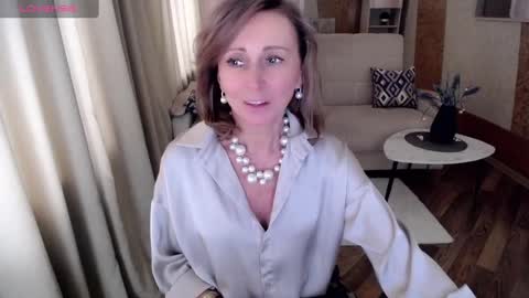 Helen online show from 01/28/25, 10:56