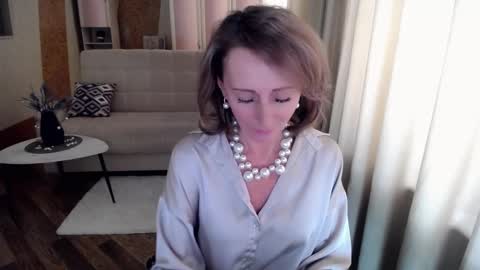 Helen online show from 02/21/25, 08:29