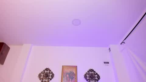 Snapshot of veronicagilss chatting on 10/12/25, 04:00 Veronica Gills online show from 10/12/25, 04:00