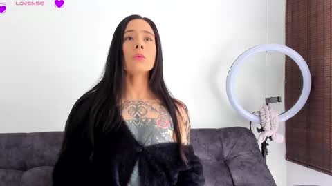 Snapshot of veronicatonu chatting on 10/12/25, 03:00 VeronicaTonu online show from 10/12/25, 03:00