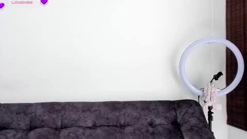 Snapshot of veronicatonu chatting on 10/17/25, 03:14 VeronicaTonu online show from 10/17/25, 03:14