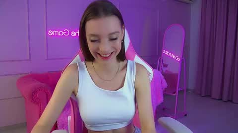 Snapshot of veronicavance chatting on 11/20/25, 06:40 Veronica online show from 11/20/25, 06:40