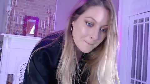 Veronica Weston online show from 01/14/25, 10:23