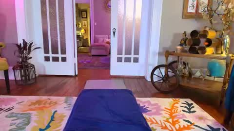 Snapshot of veronicawest chatting on 11/07/25, 11:49 Veronica Weston online show from 11/07/25, 11:49