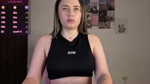 Snapshot of veronika__winslow_ chatting on 02/28/26, 04:57 Vero online show from 02/28/26, 04:57