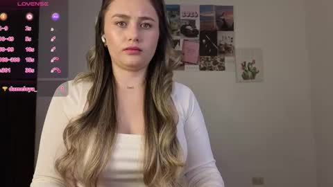 Snapshot of veronika__winslow_ chatting on 03/19/26, 02:59 Vero online show from 03/19/26, 02:59