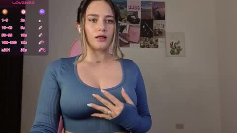 Snapshot of veronika__winslow_ chatting on 03/20/26, 04:06 Vero online show from 03/20/26, 04:06