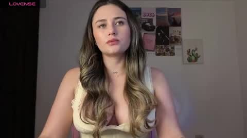 Snapshot of veronika__winslow_ chatting on 05/14/26, 05:14 Vero online show from 05/14/26, 05:14