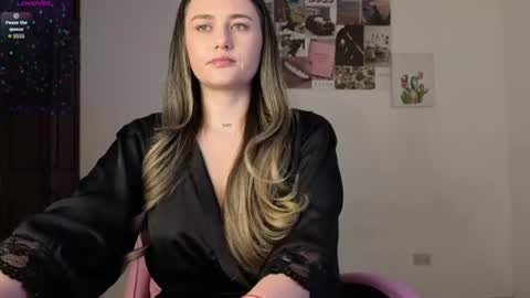 Snapshot of veronika__winslow_ chatting on 06/11/26, 07:17 Vero online show from 06/11/26, 07:17