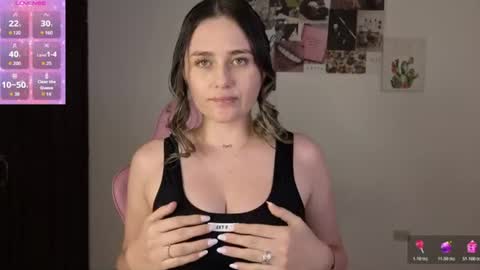 Snapshot of veronika__winslow_ chatting on 07/29/26, 12:42 Vero online show from 07/29/26, 12:42