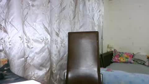 Snapshot of veronika_xi chatting on 10/30/25, 08:16 veronika_xi online show from 10/30/25, 08:16