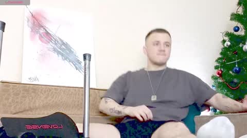 Snapshot of vers_gay chatting on 12/07/24, 02:46 Ethan online show from 12/07/24, 02:46