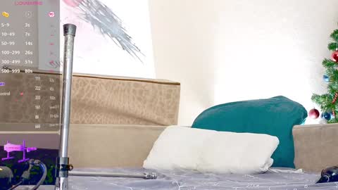 Snapshot of vers_gay chatting on 12/13/24, 01:33 Ethan online show from 12/13/24, 01:33