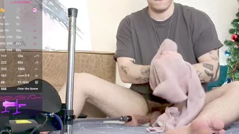 Snapshot of vers_gay chatting on 12/23/24, 03:44 Ethan online show from 12/23/24, 03:44