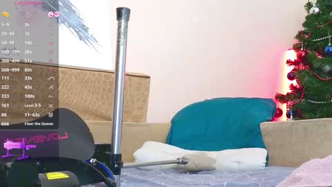 Snapshot of vers_gay chatting on 12/28/24, 04:52 Ethan online show from 12/28/24, 04:52