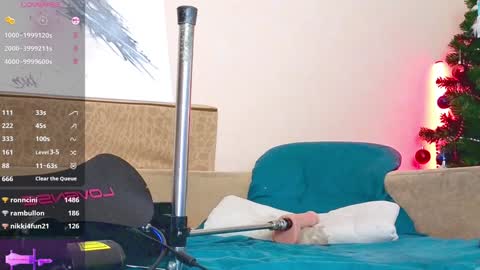 Snapshot of vers_gay chatting on 12/29/24, 12:34 Ethan online show from 12/29/24, 12:34