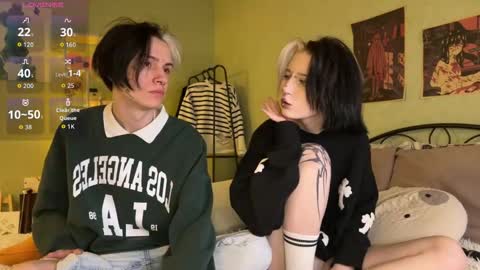 Snapshot of veryraretwins chatting on 10/12/25, 11:15 veryraretwins online show from 10/12/25, 11:15