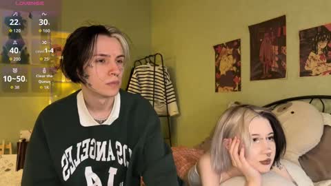 Snapshot of veryraretwins chatting on 10/14/25, 10:43 veryraretwins online show from 10/14/25, 10:43