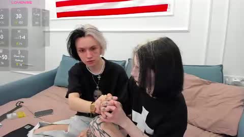 veryraretwins online show from 06/18/26, 07:51