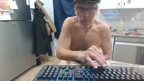 Snapshot of verysmallpeni chatting on 12/23/24, 09:49 verysmallpeni online show from 12/23/24, 09:49