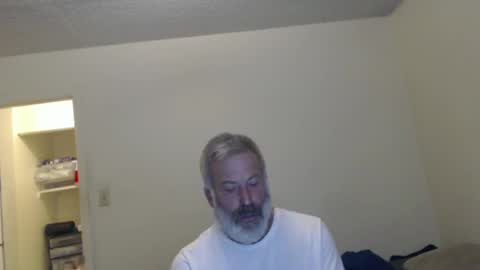 Snapshot of veryveryhairmanindenver chatting on 12/13/24, 12:53 hairy man online show from 12/13/24, 12:53