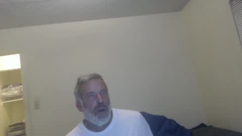 Snapshot of veryveryhairmanindenver chatting on 12/18/24, 01:15 hairy man online show from 12/18/24, 01:15