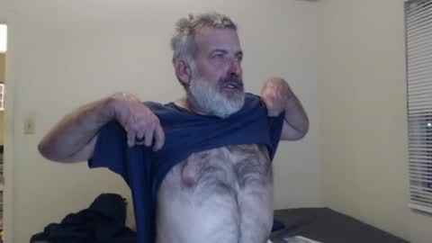 Snapshot of veryveryhairmanindenver chatting on 12/27/24, 01:00 hairy man online show from 12/27/24, 01:00