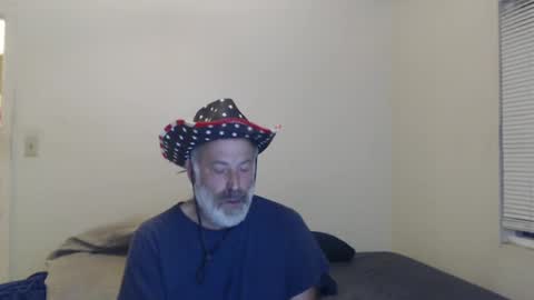 Snapshot of veryveryhairmanindenver chatting on 01/01/25, 12:53 hairy man online show from 01/01/25, 12:53