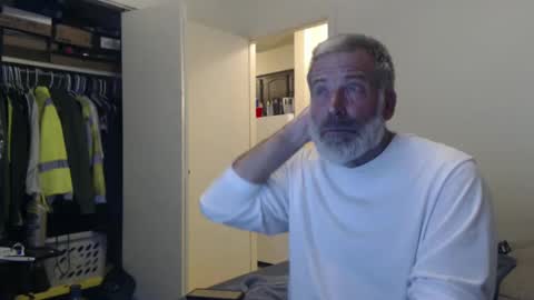 Snapshot of veryveryhairmanindenver chatting on 01/22/25, 12:59 hairy man online show from 01/22/25, 12:59