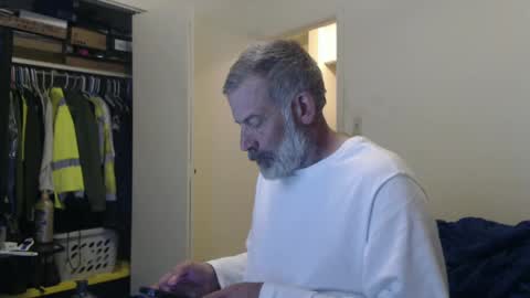 Snapshot of veryveryhairmanindenver chatting on 01/25/25, 12:48 hairy man online show from 01/25/25, 12:48