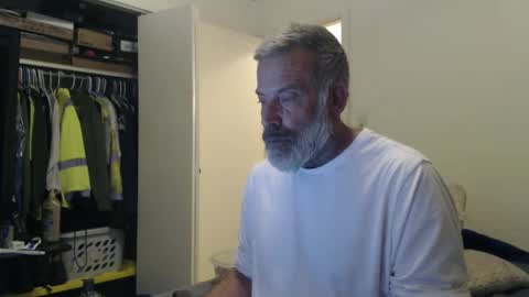 Snapshot of veryveryhairmanindenver chatting on 01/27/25, 12:54 hairy man online show from 01/27/25, 12:54