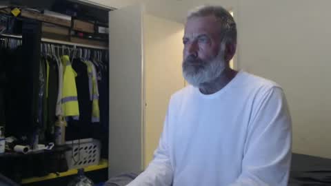 Snapshot of veryveryhairmanindenver chatting on 01/31/25, 01:11 hairy man online show from 01/31/25, 01:11