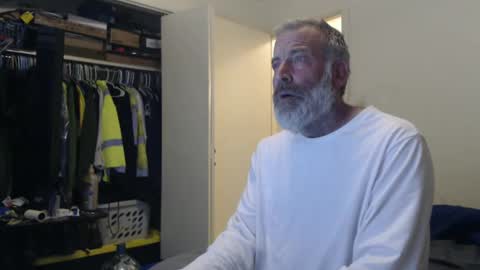 Snapshot of veryveryhairmanindenver chatting on 02/01/25, 12:51 hairy man online show from 02/01/25, 12:51