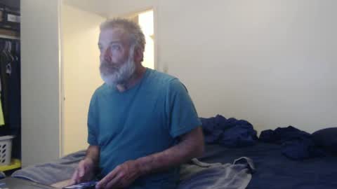 Snapshot of veryveryhairmanindenver chatting on 02/24/25, 01:02 hairy man online show from 02/24/25, 01:02