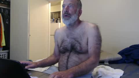 Snapshot of veryveryhairmanindenver chatting on 03/09/25, 01:04 hairy man online show from 03/09/25, 01:04