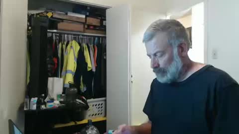 hairy man online show from 10/16/25, 12:00