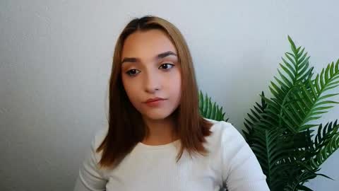 Snapshot of veryveryshygirl chatting on 09/20/25, 07:09 Ana online show from 09/20/25, 07:09