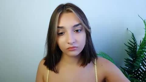 Snapshot of veryveryshygirl chatting on 10/07/25, 11:07 Ana online show from 10/07/25, 11:07