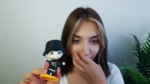 Snapshot of veryveryshygirl chatting on 10/17/25, 11:24 Ana online show from 10/17/25, 11:24