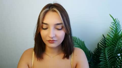 Snapshot of veryveryshygirl chatting on 10/27/25, 12:31 Ana online show from 10/27/25, 12:31