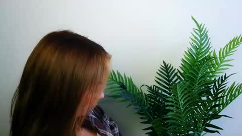 Snapshot of veryveryshygirl chatting on 11/06/25, 09:10 Ana online show from 11/06/25, 09:10