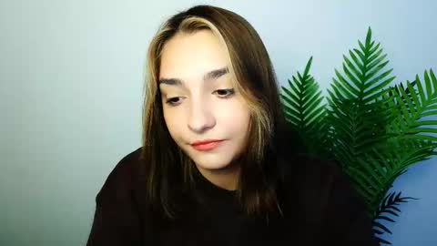 Snapshot of veryveryshygirl chatting on 11/11/25, 07:52 Ana online show from 11/11/25, 07:52