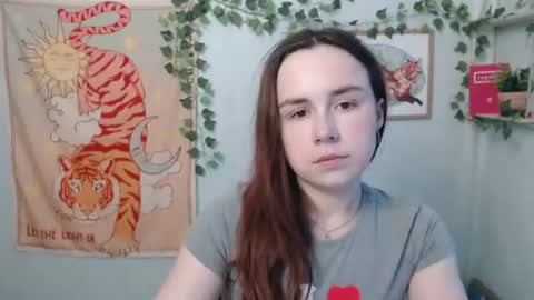 veryveryvery_shy online show from 06/17/26, 05:43