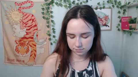 veryveryvery_shy online show from 06/18/26, 09:14