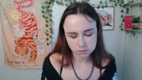 veryveryvery_shy online show from 07/08/26, 05:45