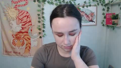veryveryvery_shy online show from 07/14/26, 10:21