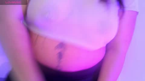 Snapshot of vesper_vixen chatting on 12/15/25, 03:38 Vesper Vixen online show from 12/15/25, 03:38