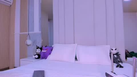 Vesper Velvet  online show from 07/19/26, 01:04
