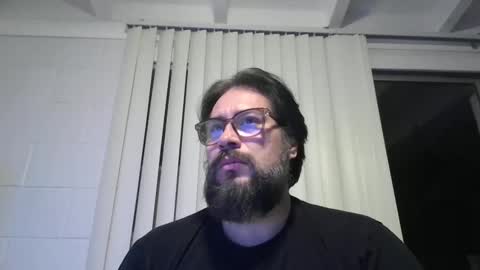 Snapshot of vesturelove chatting on 10/04/25, 05:05 vesturelove online show from 10/04/25, 05:05