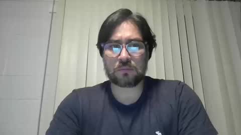 Snapshot of vesturelove chatting on 10/14/25, 04:24 vesturelove online show from 10/14/25, 04:24